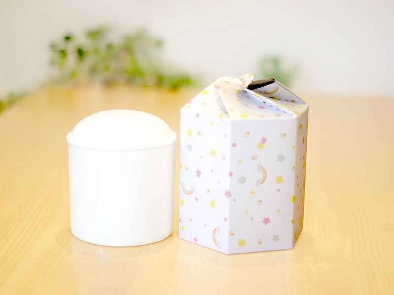 ペット骨壷と骨壷カバー